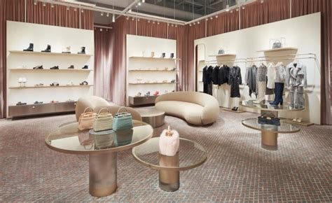 fendi montreal ogilvy holt renfrew photos|Fendi Opens 1st Standalone Canadian Storefront [Photos].